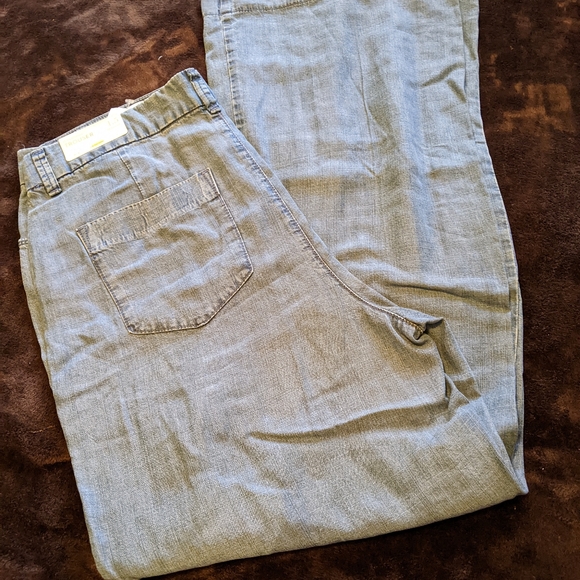 Chicos Platinum Trousers - Picture 3 of 10